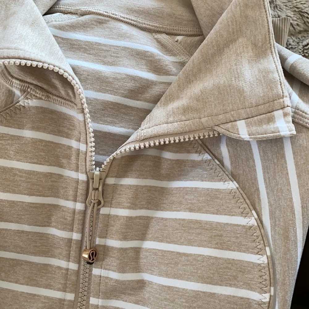 Lululemon long length striped zip up tan white 10 - Picture 2 of 8